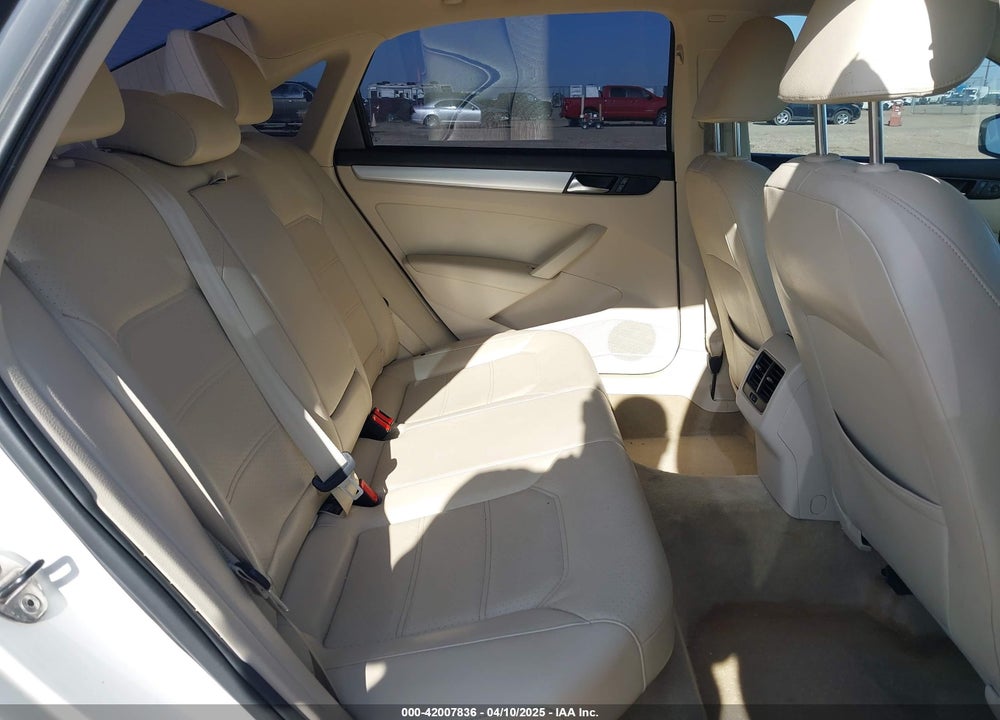 2013 VOLKSWAGEN PASSAT VIN: 1VWBH7A32DC062245