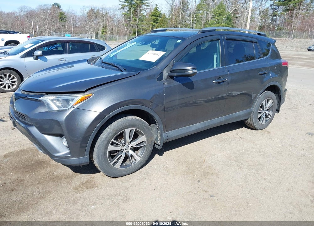 2018 TOYOTA RAV4 XLE VIN: 2T3RFREV8JW780311
