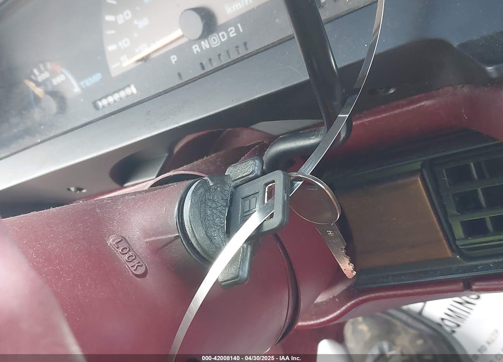 1992 OLDSMOBILE 88 VIN: 1G3HN53L5NH362244