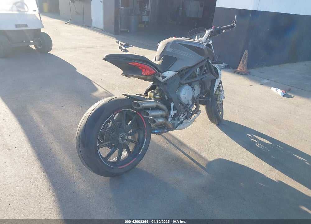 2015 M. V. AGUSTA BRUTALE 800 DRAGSTER VIN: ZCGPFGNT8FV007593