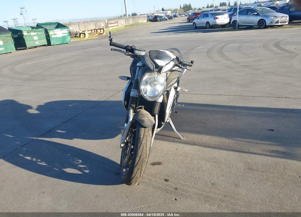 2015 M. V. AGUSTA BRUTALE 800 DRAGSTER VIN: ZCGPFGNT8FV007593
