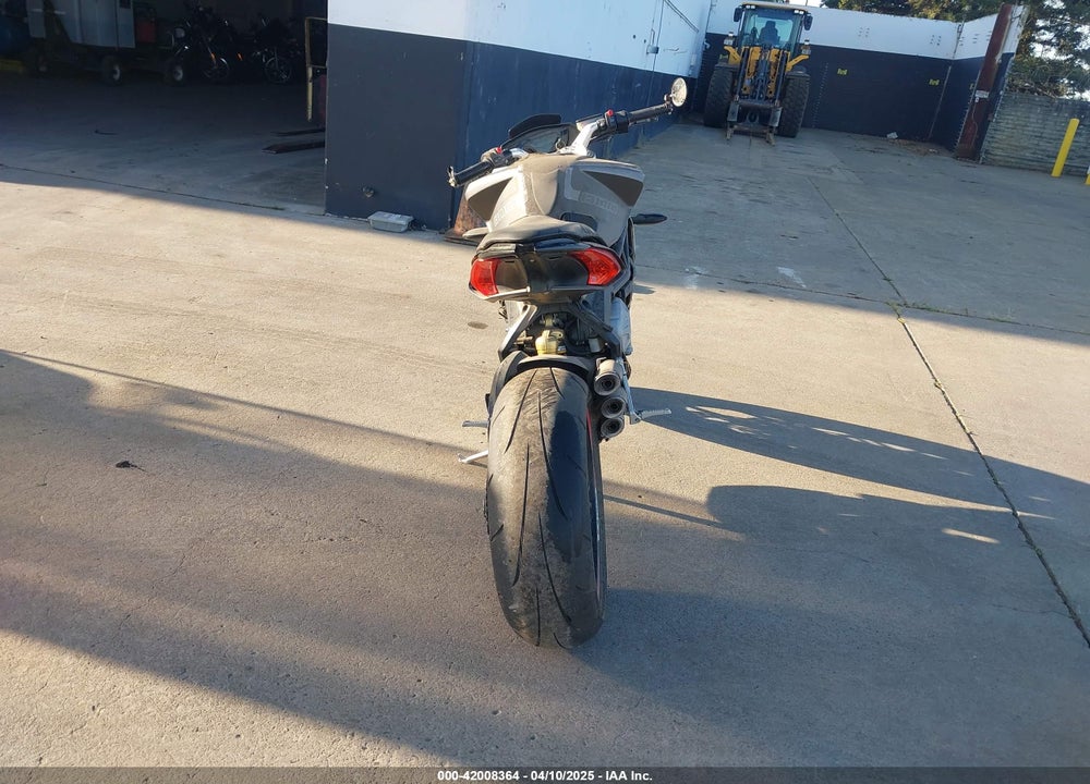 2015 M. V. AGUSTA BRUTALE 800 DRAGSTER VIN: ZCGPFGNT8FV007593