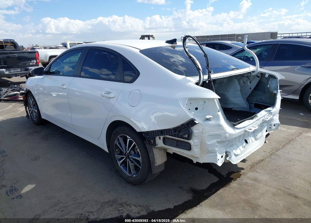 2023 KIA FORTE VIN: 3KPF24AD1PE608561