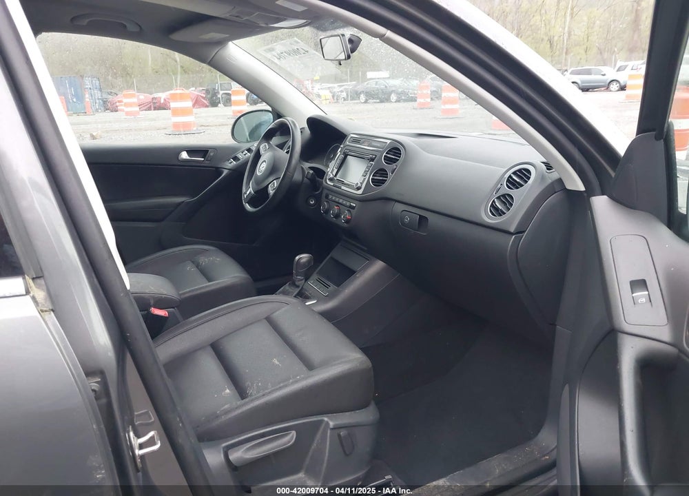 2013 VOLKSWAGEN TIGUAN VIN: WVGAV7AX9DW547633