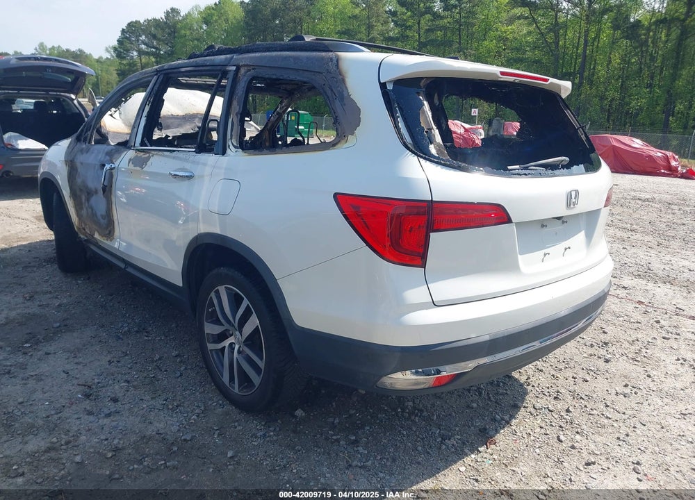 2017 HONDA PILOT VIN: 5FNYF6H98HB102022
