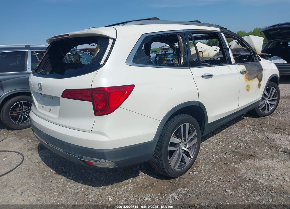 2017 HONDA PILOT VIN: 5FNYF6H98HB102022