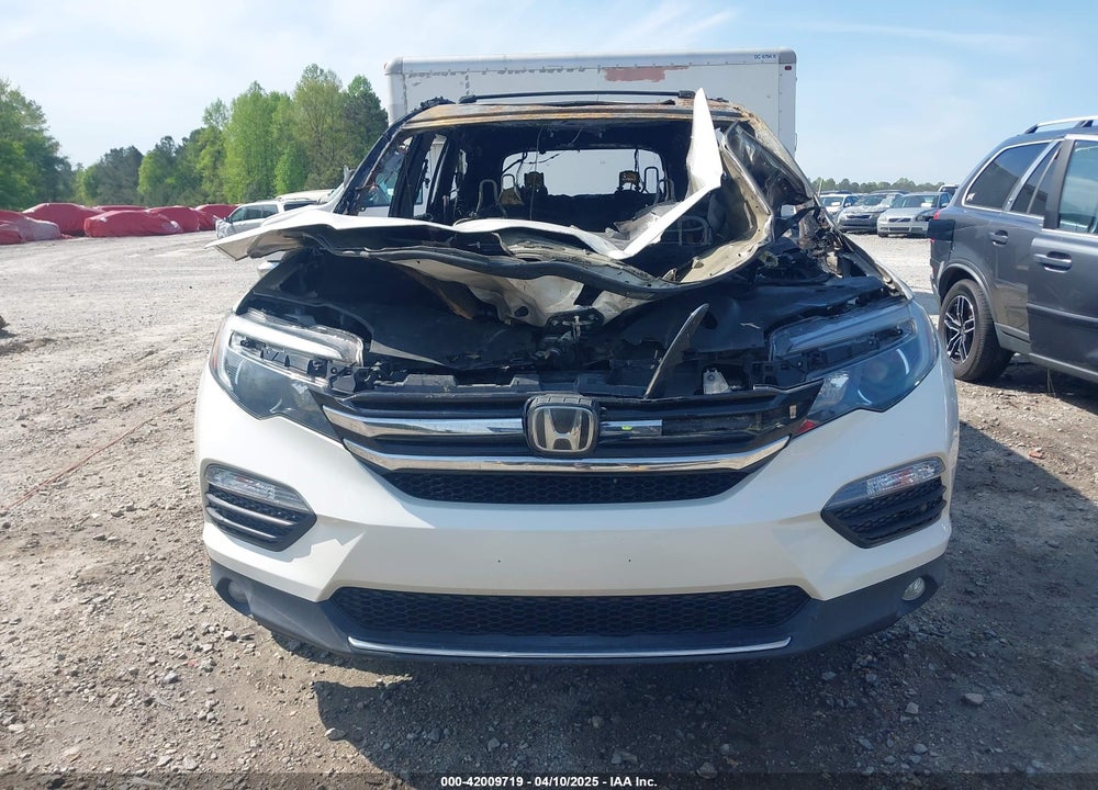 2017 HONDA PILOT VIN: 5FNYF6H98HB102022