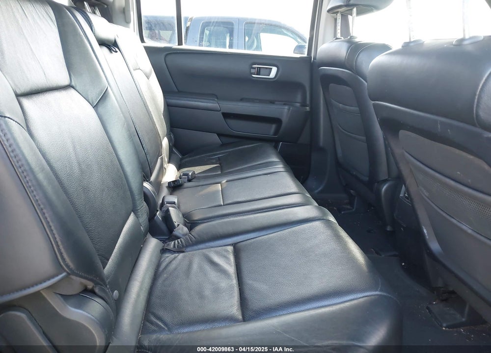 2010 HONDA PILOT VIN: 5FNYF4H54AB011224