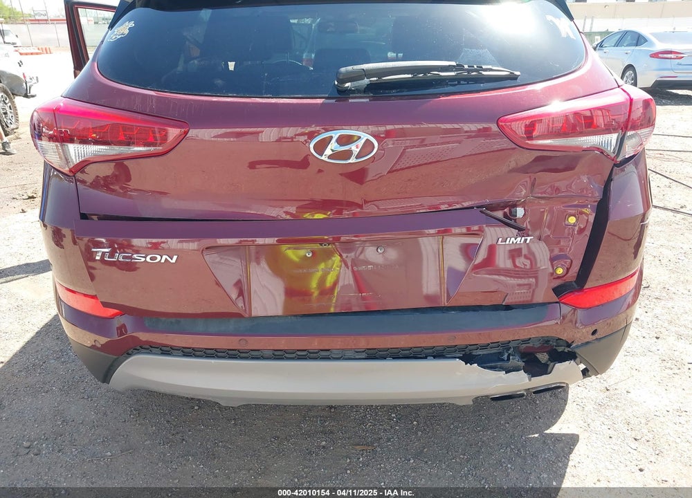 2017 HYUNDAI TUCSON VIN: KM8J33A25HU354352
