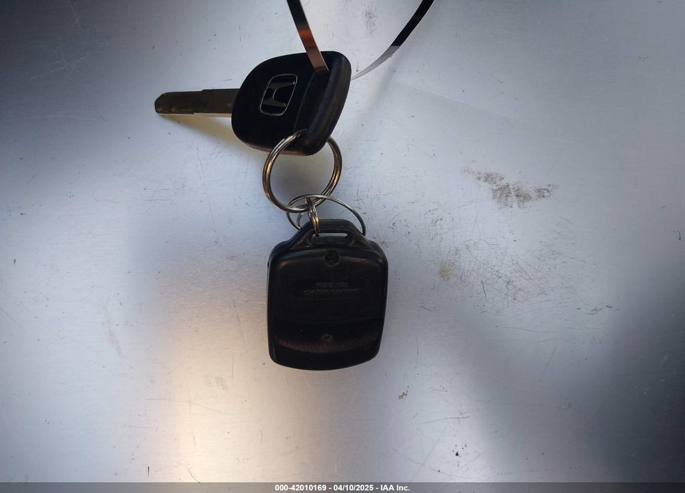 2005 HONDA CIVIC VP VIN: 2HGES16355H608463