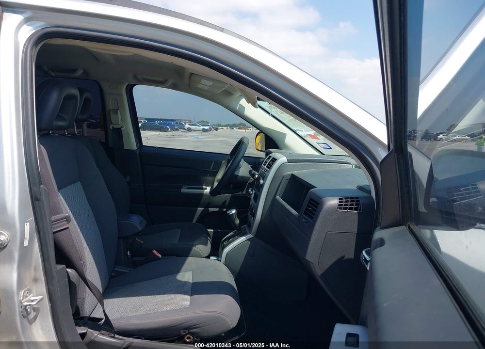2008 JEEP COMPASS VIN: 1J8FT47048D767281
