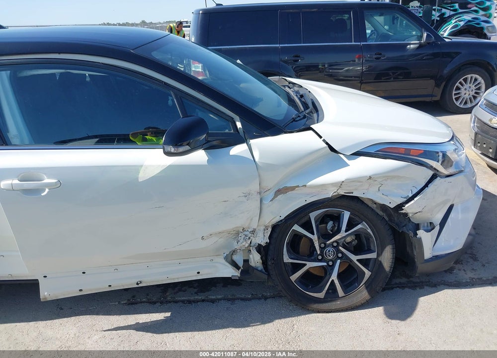 2019 TOYOTA C-HR LIMITED VIN: NMTKHMBX8KR080360