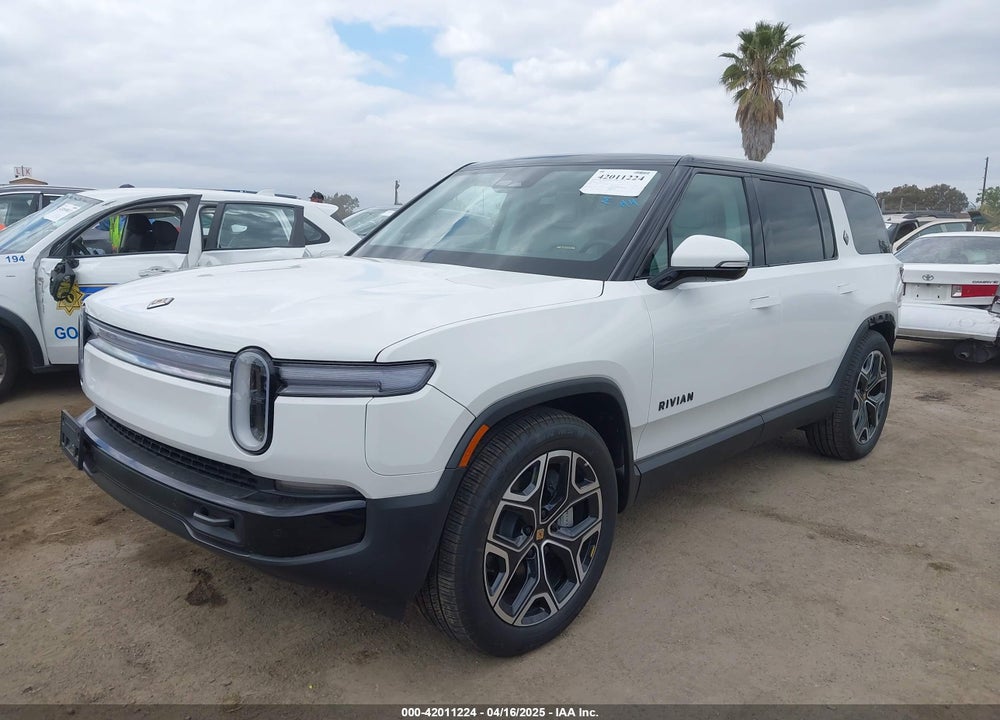 2025 RIVIAN R1S ADVENTURE DUAL MOTOR LARGE PACK/ADVENTURE DUAL MOTOR MAX PACK VIN: 7PDSGBBA2SN054985