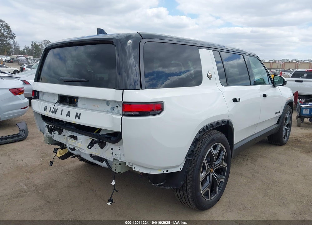 2025 RIVIAN R1S ADVENTURE DUAL MOTOR LARGE PACK/ADVENTURE DUAL MOTOR MAX PACK VIN: 7PDSGBBA2SN054985