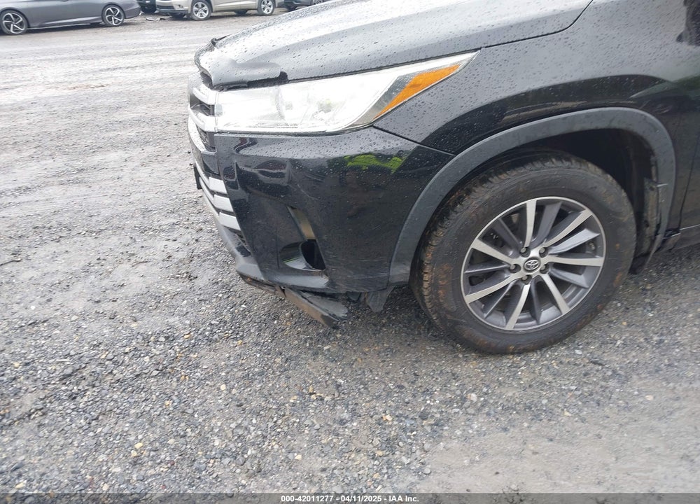 2018 TOYOTA HIGHLANDER XLE VIN: 5TDJZRFH8JS546779