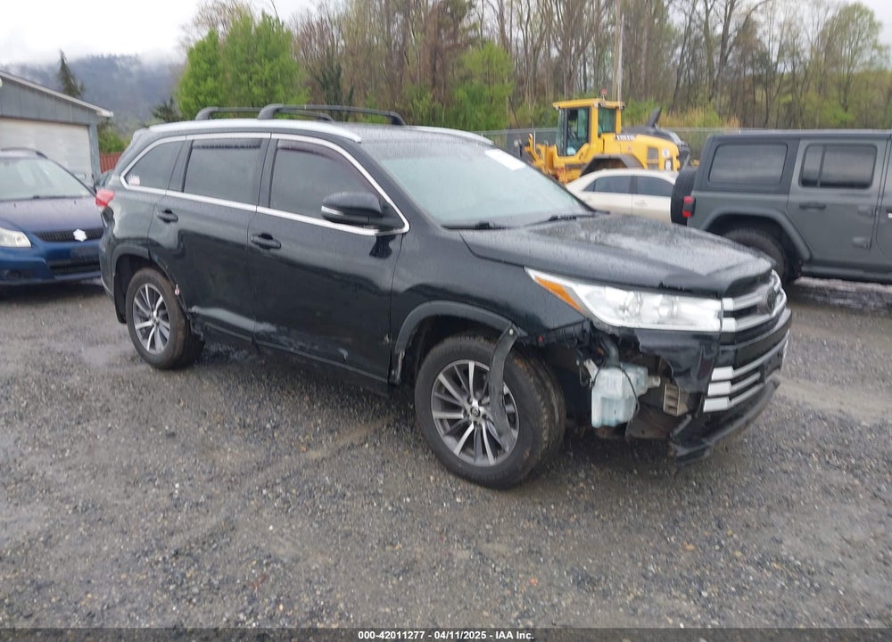 2018 TOYOTA HIGHLANDER XLE VIN: 5TDJZRFH8JS546779