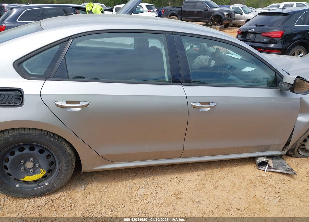 2012 VOLKSWAGEN PASSAT VIN: 1VWAP7A3XCC016465