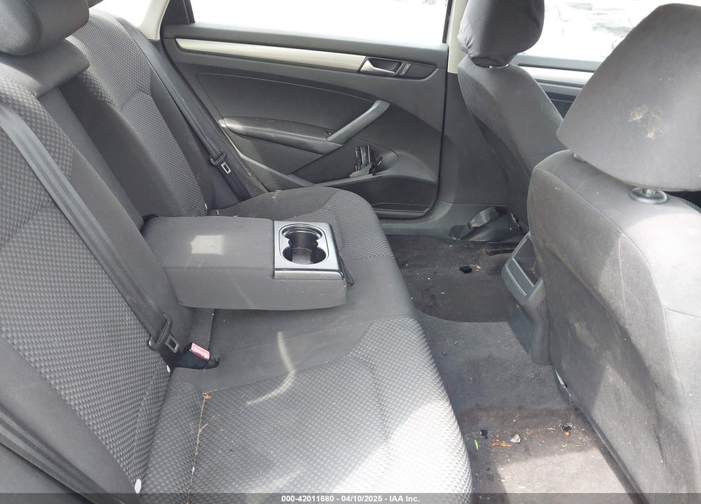 2012 VOLKSWAGEN PASSAT VIN: 1VWAP7A3XCC016465