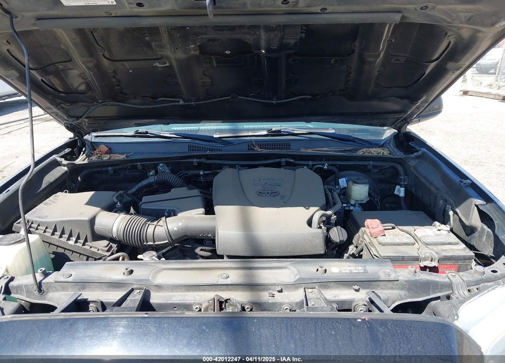 2018 TOYOTA TACOMA SR5 V6 VIN: 3TMAZ5CN1JM061127