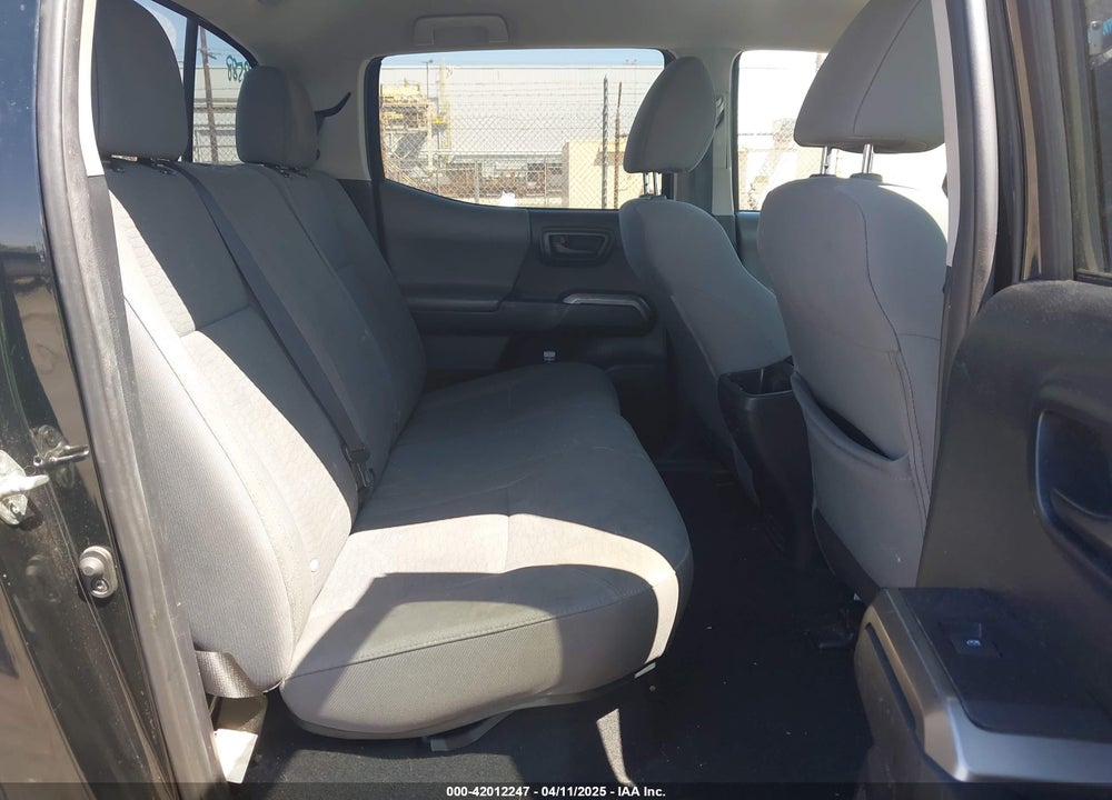 2018 TOYOTA TACOMA SR5 V6 VIN: 3TMAZ5CN1JM061127