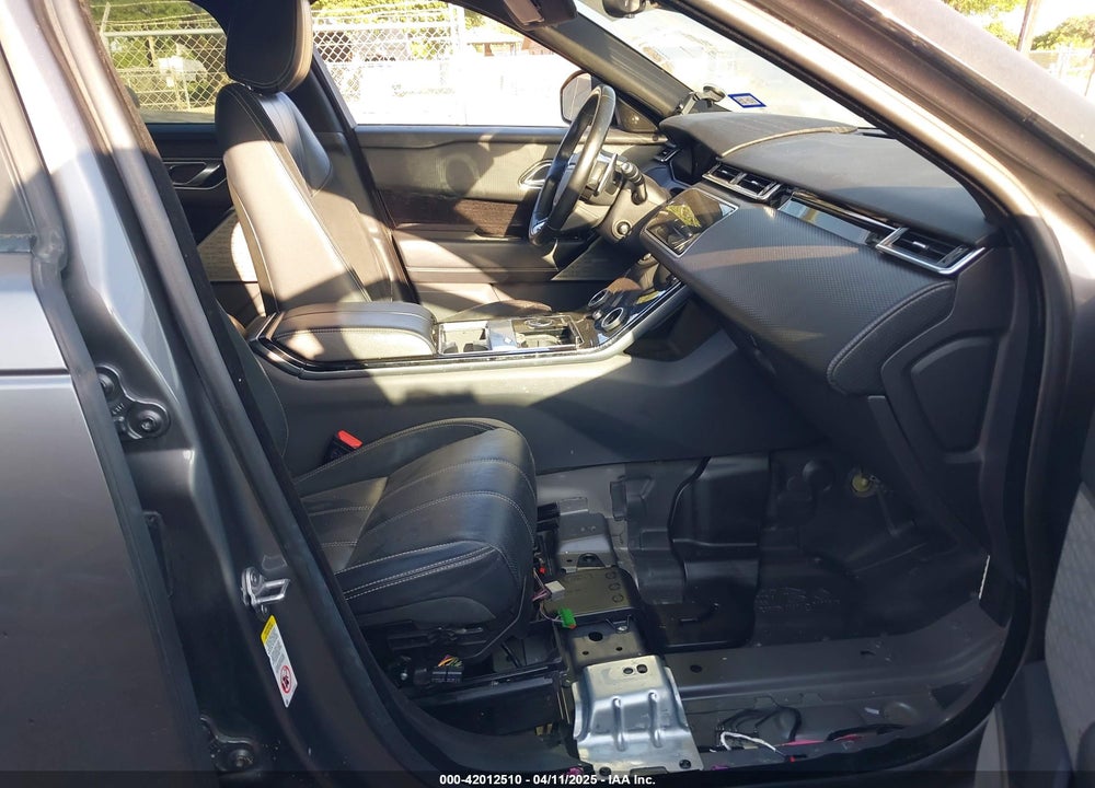 2018 LAND ROVER RANGE ROVER VELAR P250 SE R-DYNAMIC VIN: SALYL2RX8JA740695