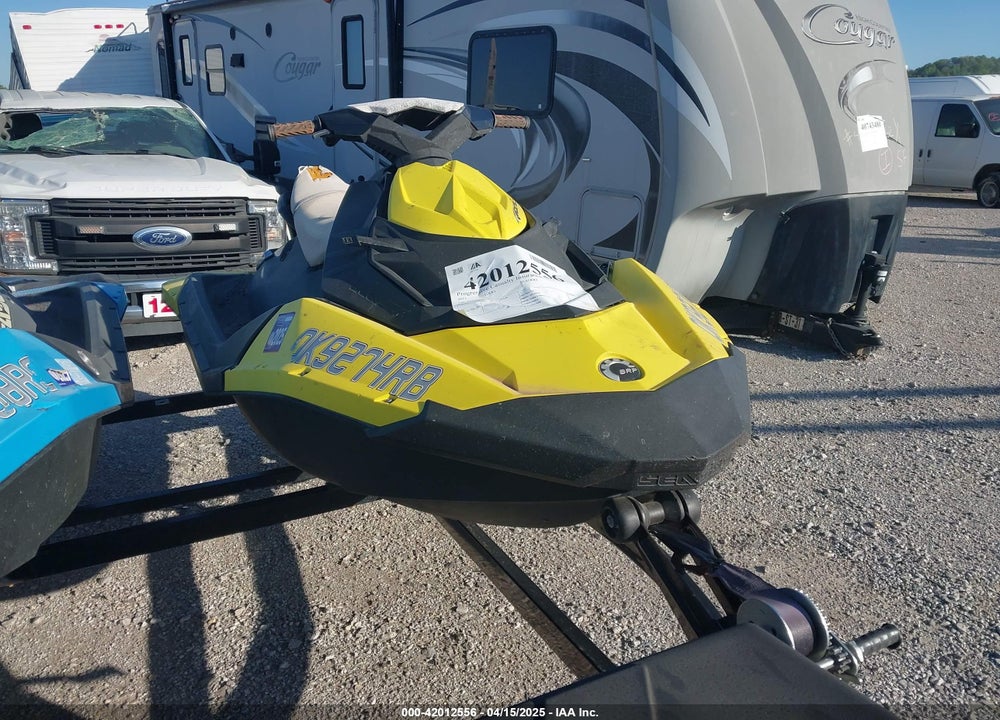 2015 SEADOO SPARK VIN: YDV47980K415
