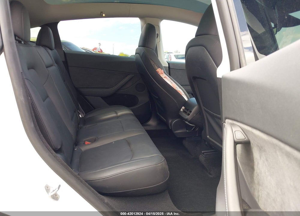 2024 TESLA MODEL Y LONG RANGE DUAL MOTOR ALL-WHEEL DRIVE VIN: 7SAYGDEEXRA257658