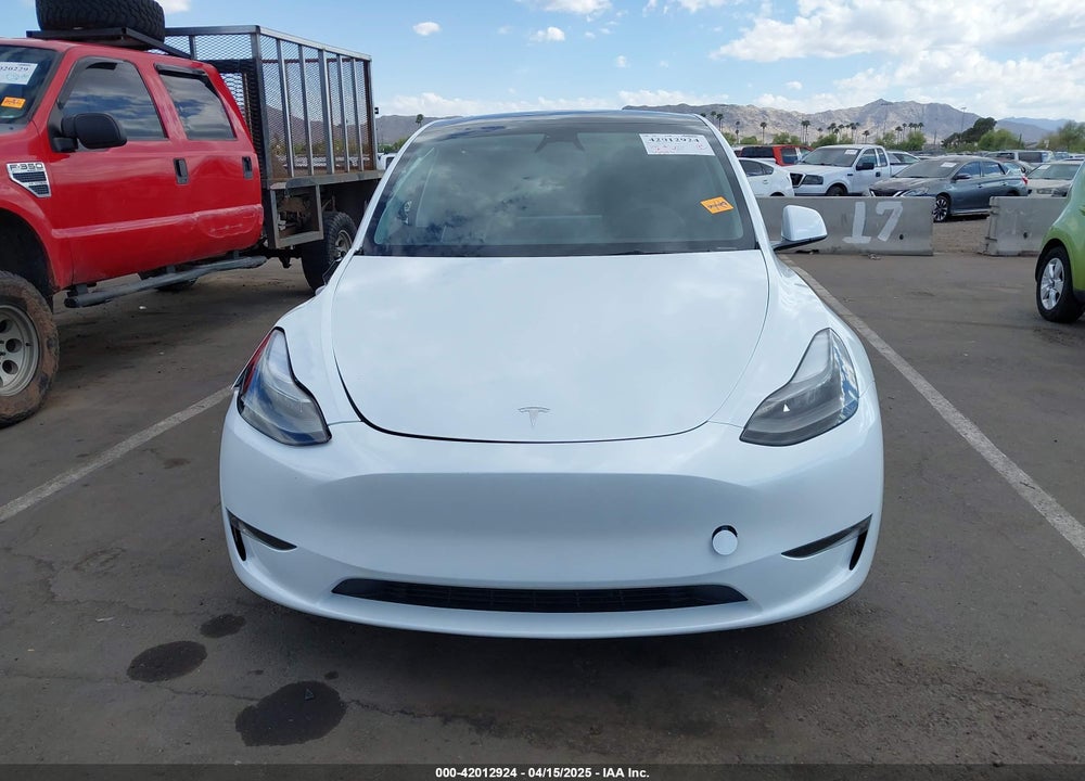 2024 TESLA MODEL Y LONG RANGE DUAL MOTOR ALL-WHEEL DRIVE VIN: 7SAYGDEEXRA257658