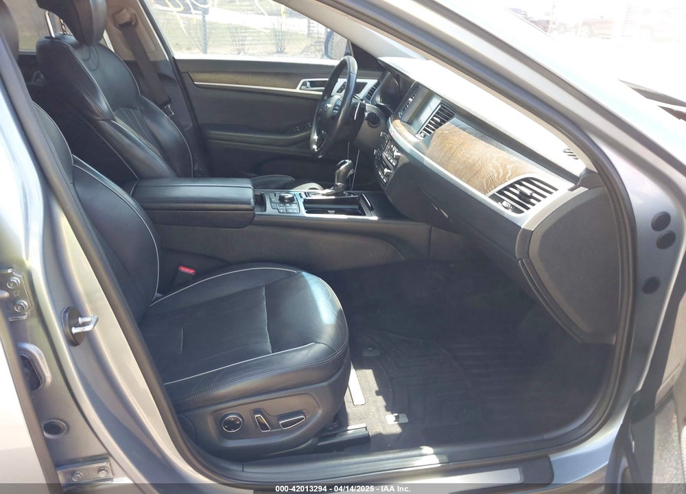 2016 HYUNDAI GENESIS VIN: KMHGN4JE3GU112369