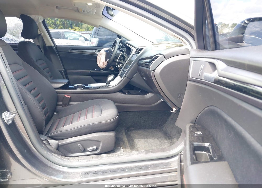 2016 FORD FUSION VIN: 3FA6P0LU6GR127095