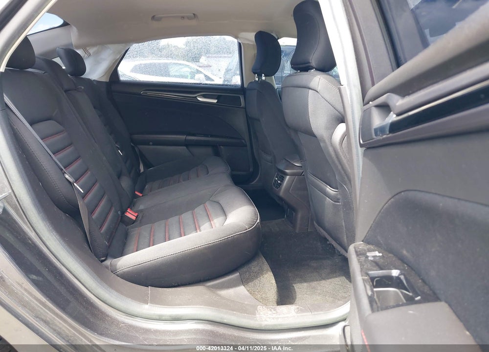 2016 FORD FUSION VIN: 3FA6P0LU6GR127095