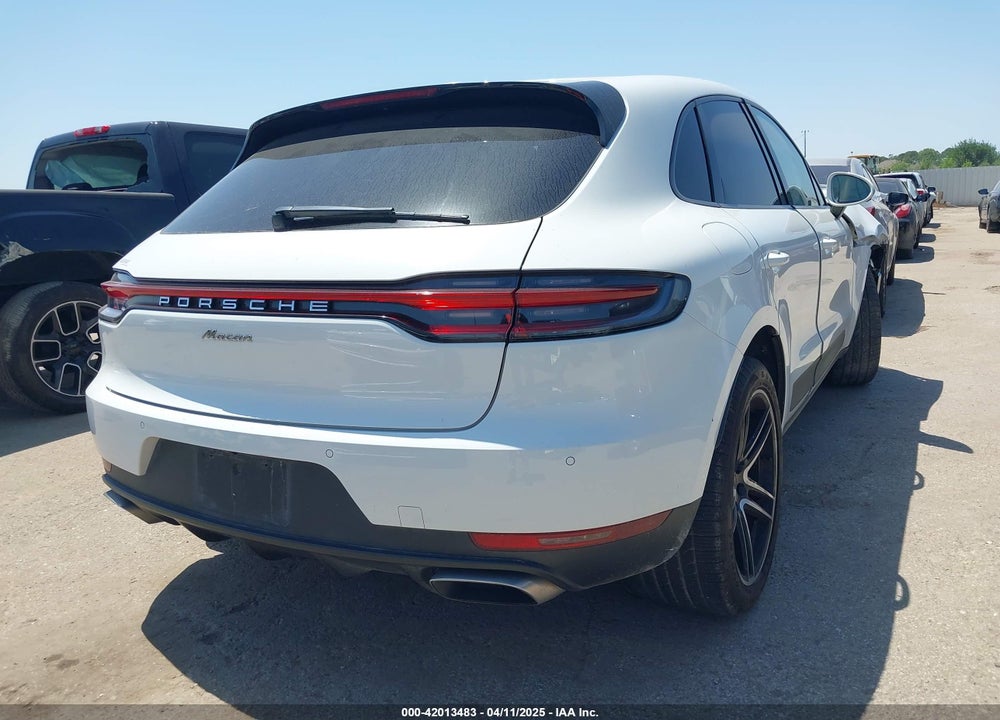 2021 PORSCHE MACAN VIN: WP1AA2A59MLB00947