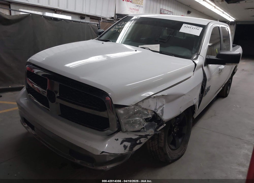 2019 RAM 1500 CLASSIC VIN: 1C6RR7LT2KS605406