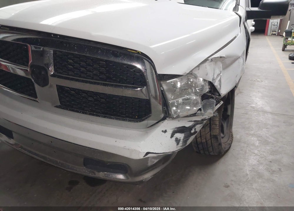 2019 RAM 1500 CLASSIC VIN: 1C6RR7LT2KS605406