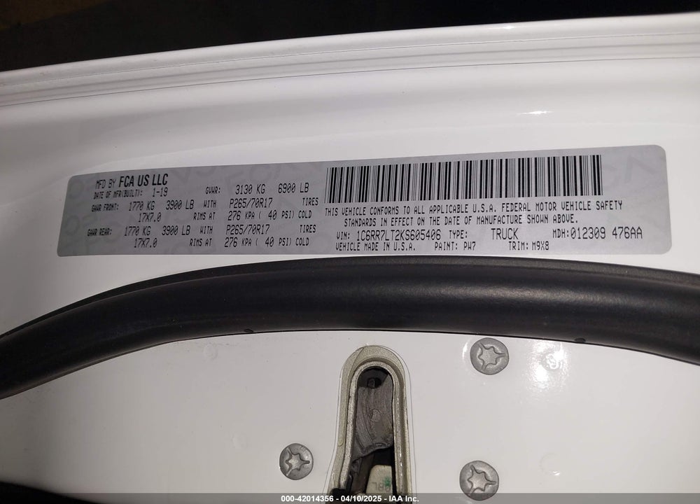 2019 RAM 1500 CLASSIC VIN: 1C6RR7LT2KS605406