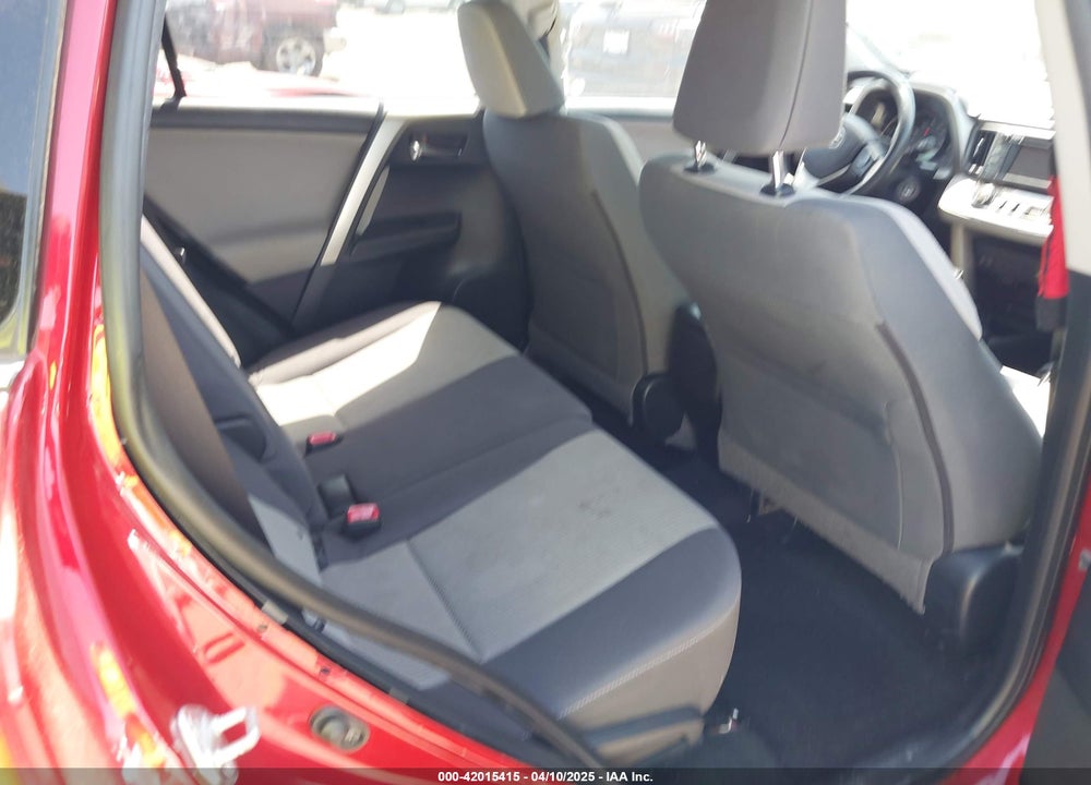 2015 TOYOTA RAV4 XLE VIN: JTMWFREV1FJ040432
