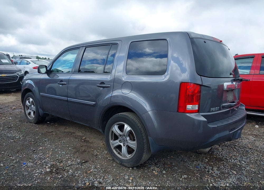 2015 HONDA PILOT EX-L VIN: 5FNYF3H52FB015015