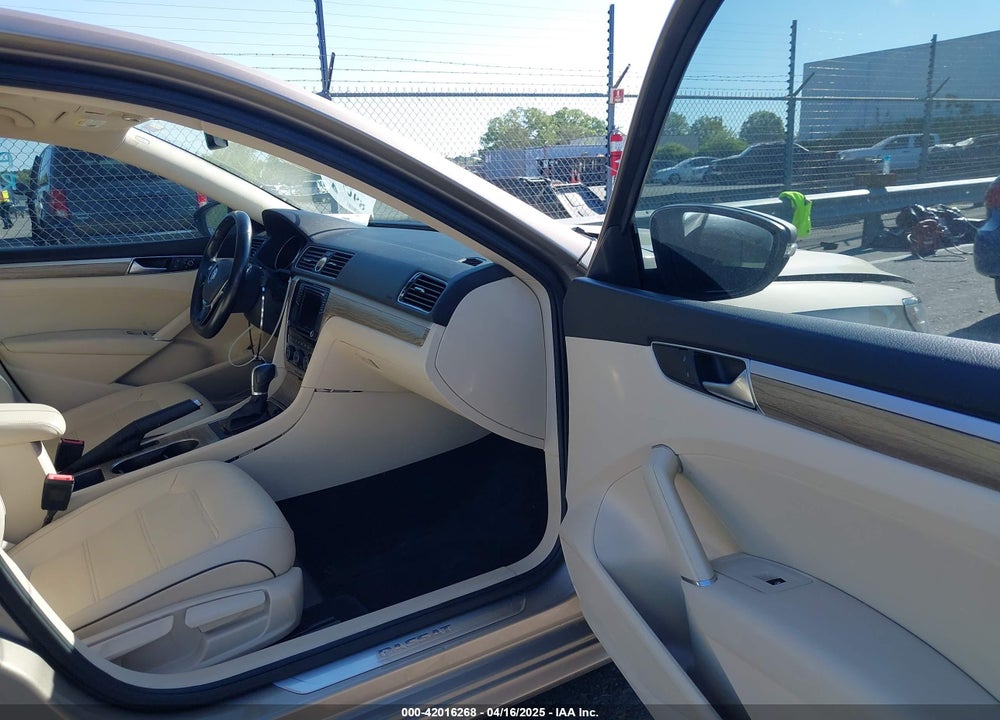 2016 VOLKSWAGEN PASSAT VIN: 1VWBS7A34GC047638