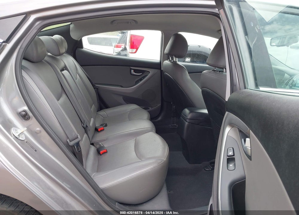2014 HYUNDAI ELANTRA VIN: 5NPDH4AE5EH517994