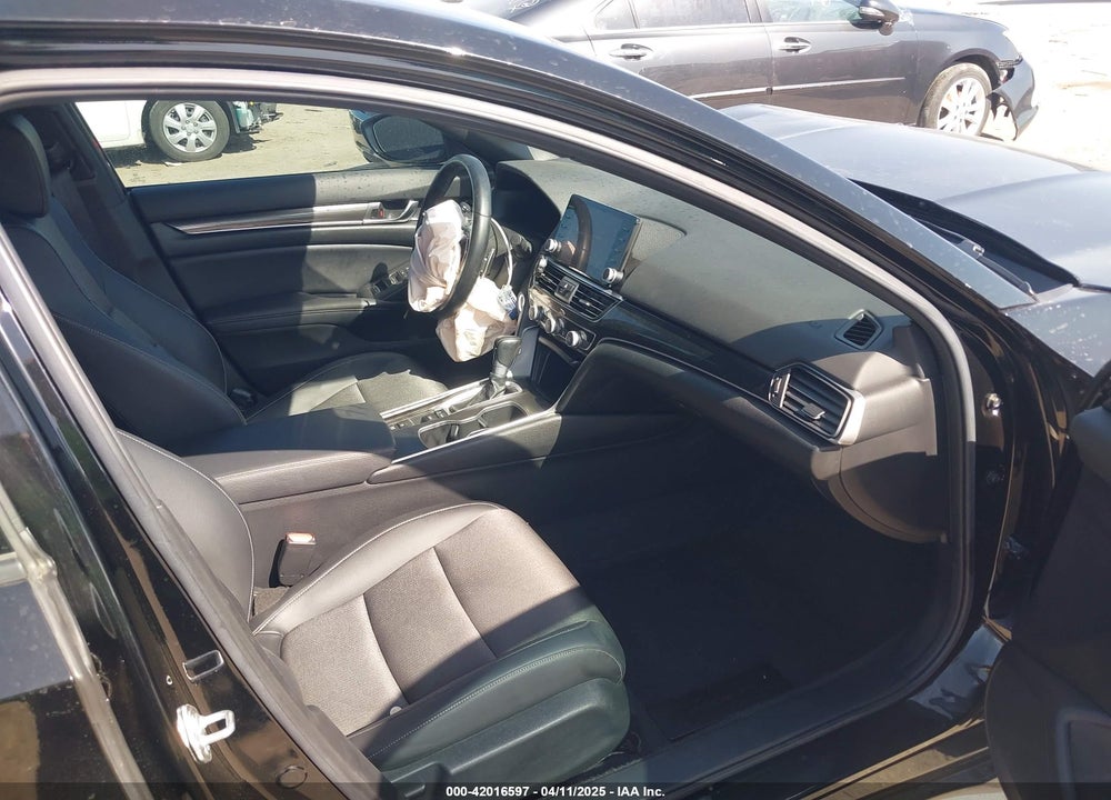 2022 HONDA ACCORD VIN: 1HGCV1F38NA017685