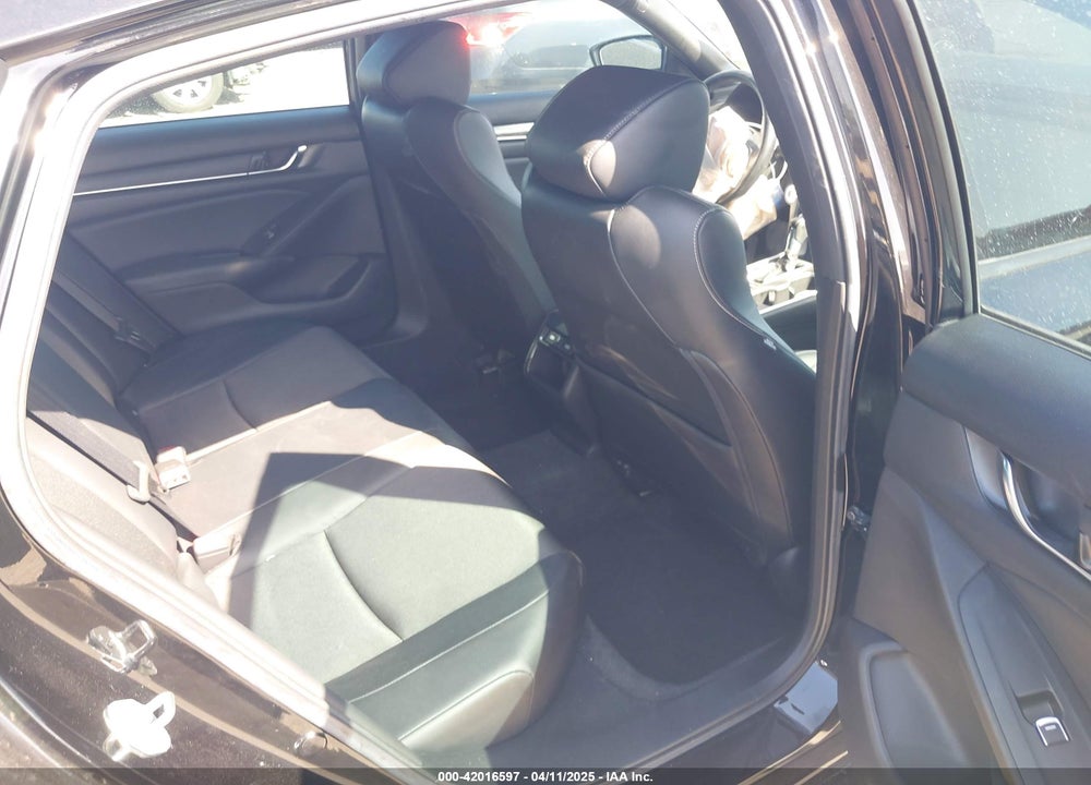 2022 HONDA ACCORD VIN: 1HGCV1F38NA017685