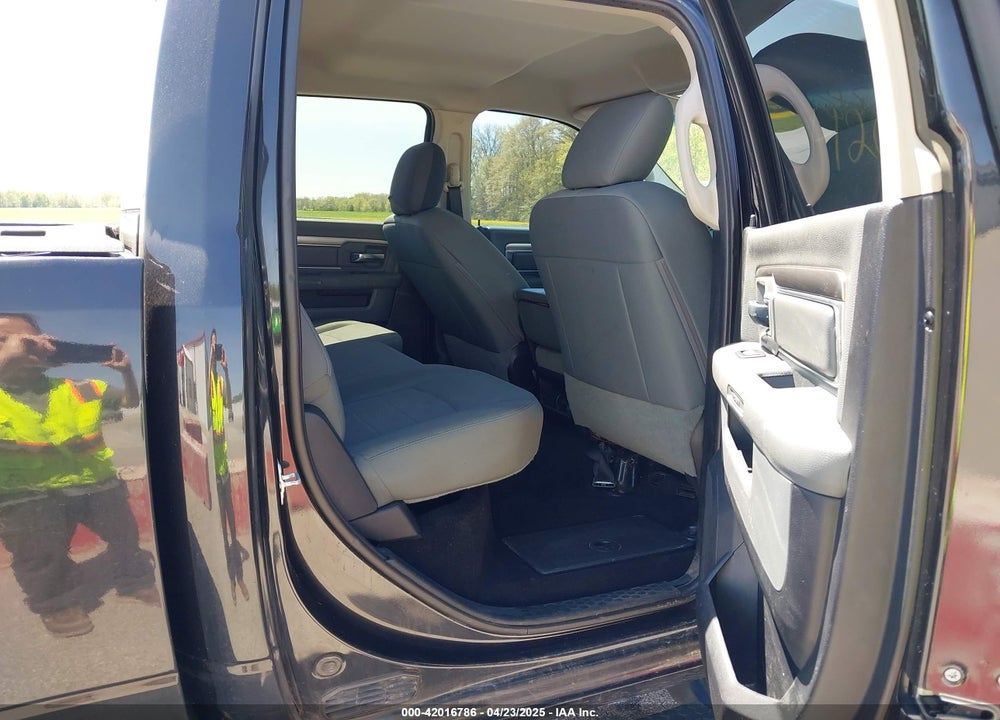 2016 RAM 2500 VIN: 3C6UR5JL9GG309475