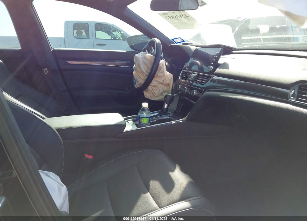 2022 HONDA ACCORD VIN: 1HGCV1F30NA094695