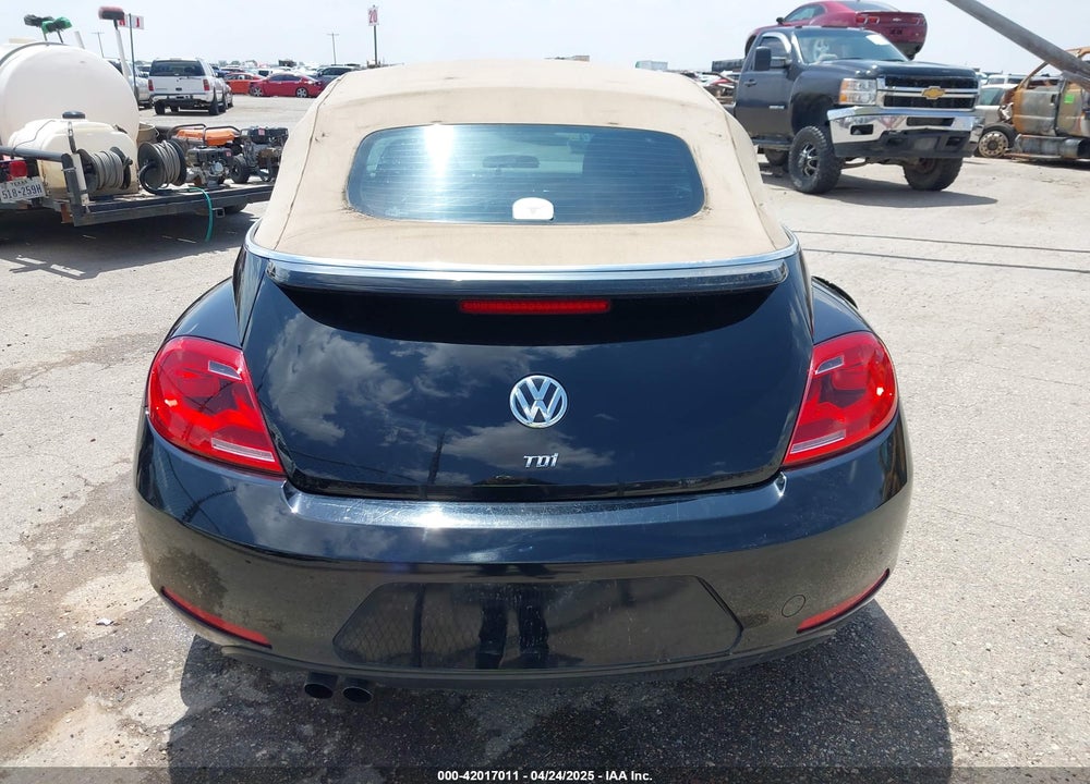 2014 VOLKSWAGEN BEETLE VIN: 3VW5L7AT5EM819893