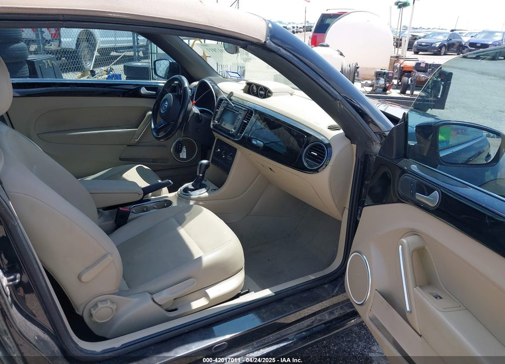 2014 VOLKSWAGEN BEETLE VIN: 3VW5L7AT5EM819893