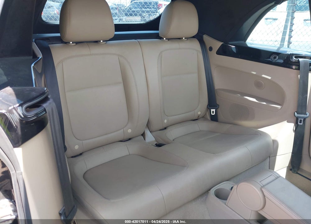 2014 VOLKSWAGEN BEETLE VIN: 3VW5L7AT5EM819893