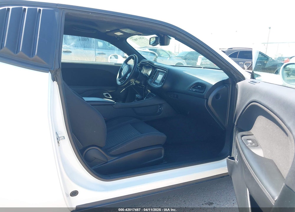 2017 DODGE CHALLENGER SXT VIN: 2C3CDZAG5HH558195