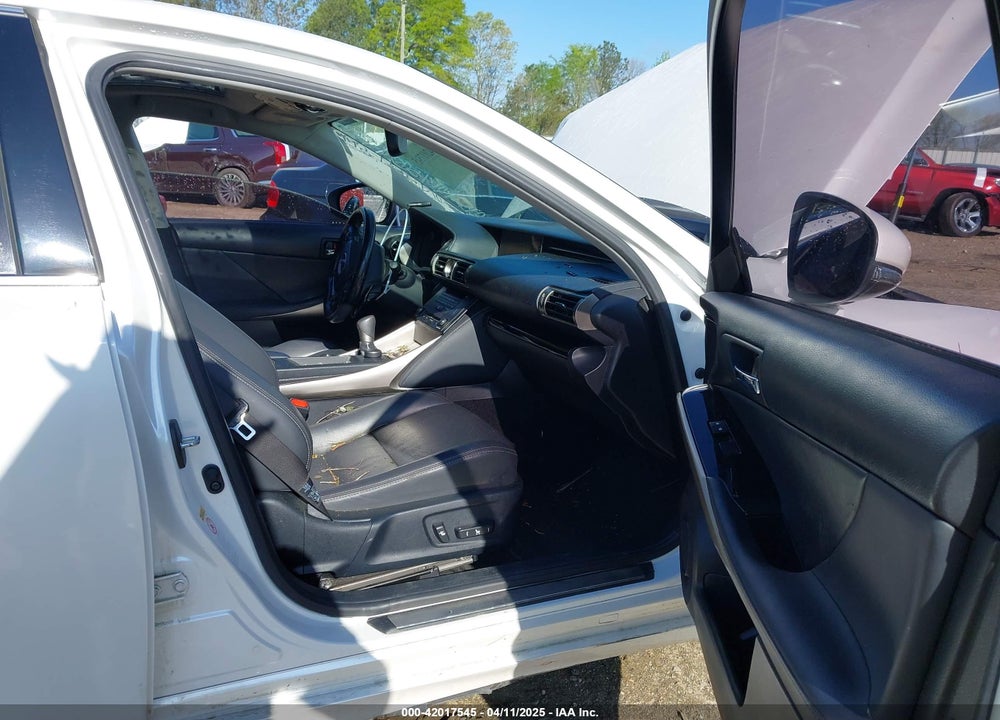 2016 LEXUS IS 200T VIN: JTHBA1D21G5008661