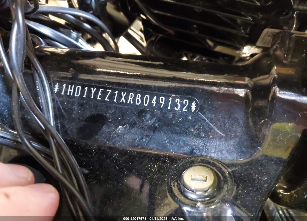 2024 HARLEY-DAVIDSON FXBR VIN: 1HD1YEZ1XRB049132