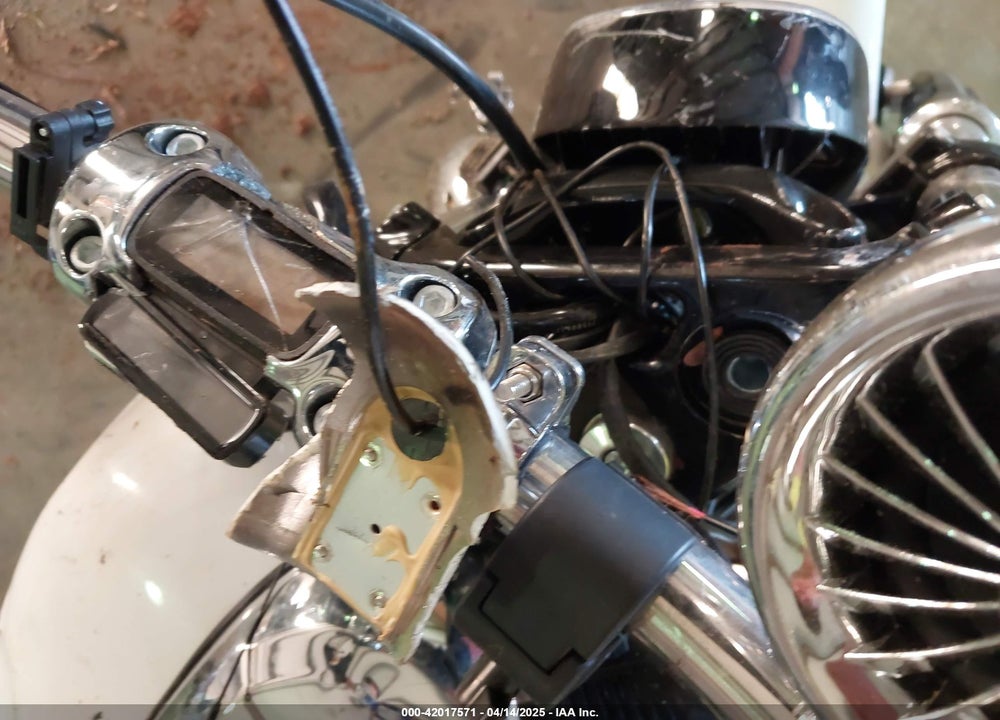2024 HARLEY-DAVIDSON FXBR VIN: 1HD1YEZ1XRB049132